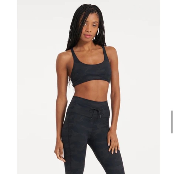 Vuori Women's Large Yosemite Bra Black Camo NWT Lined Removable Cups Stretch - Picture 6 of 7